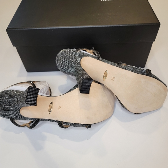 Badgley Mischka Urbana Stiletto Heels Black Metallic Bridal Prom NWT! - Picture 8 of 13